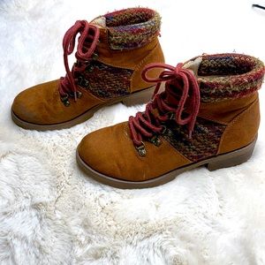 Mossimo supply co. Suede Hiking Boots Brown with faux fur lining 8